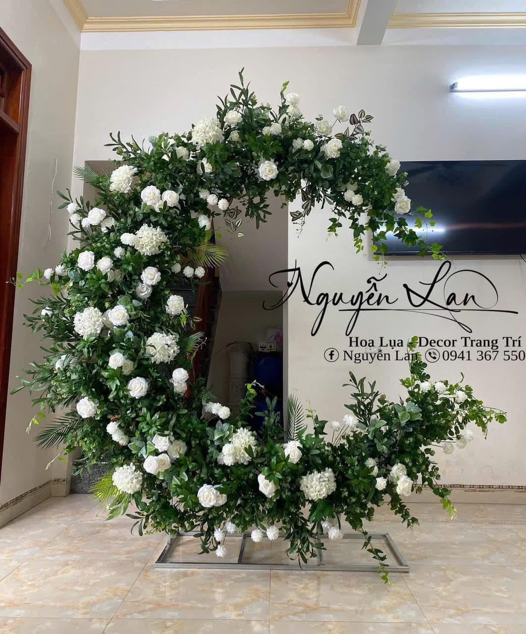cổng cưới hình trăng khuyết - CC012