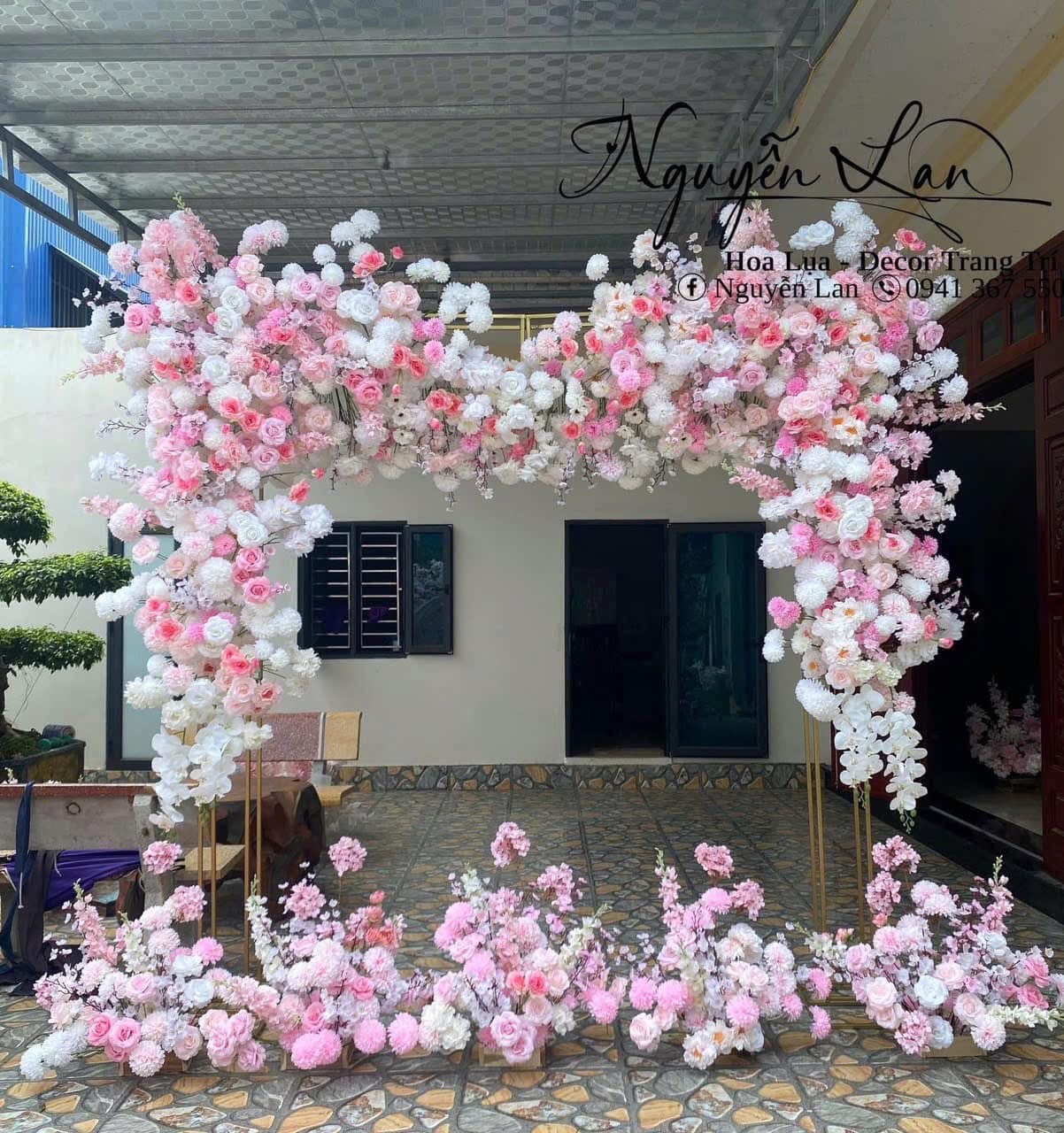 cổng cưới vuông tông hồng trắng - CC023