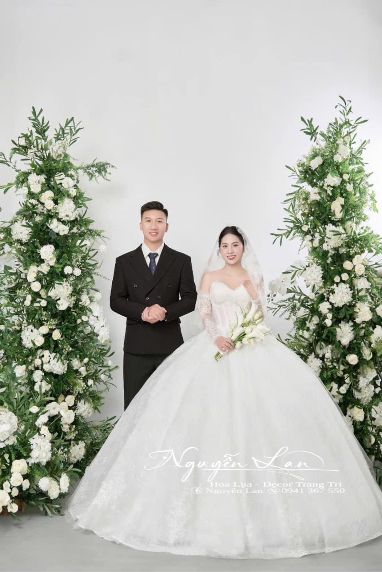Cổng Studio trụ cao xanh lá lan hồ điệp - CS018
