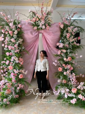 Cổng Studio vuông nơ hồng - CS027