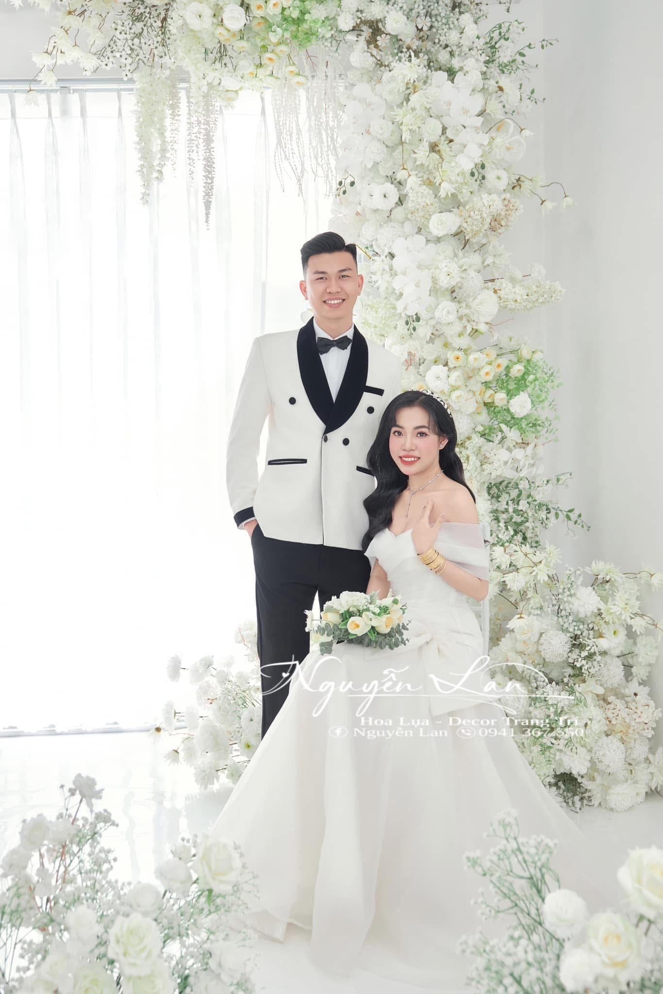 Cổng Studio set trắng góc vuông - CS030