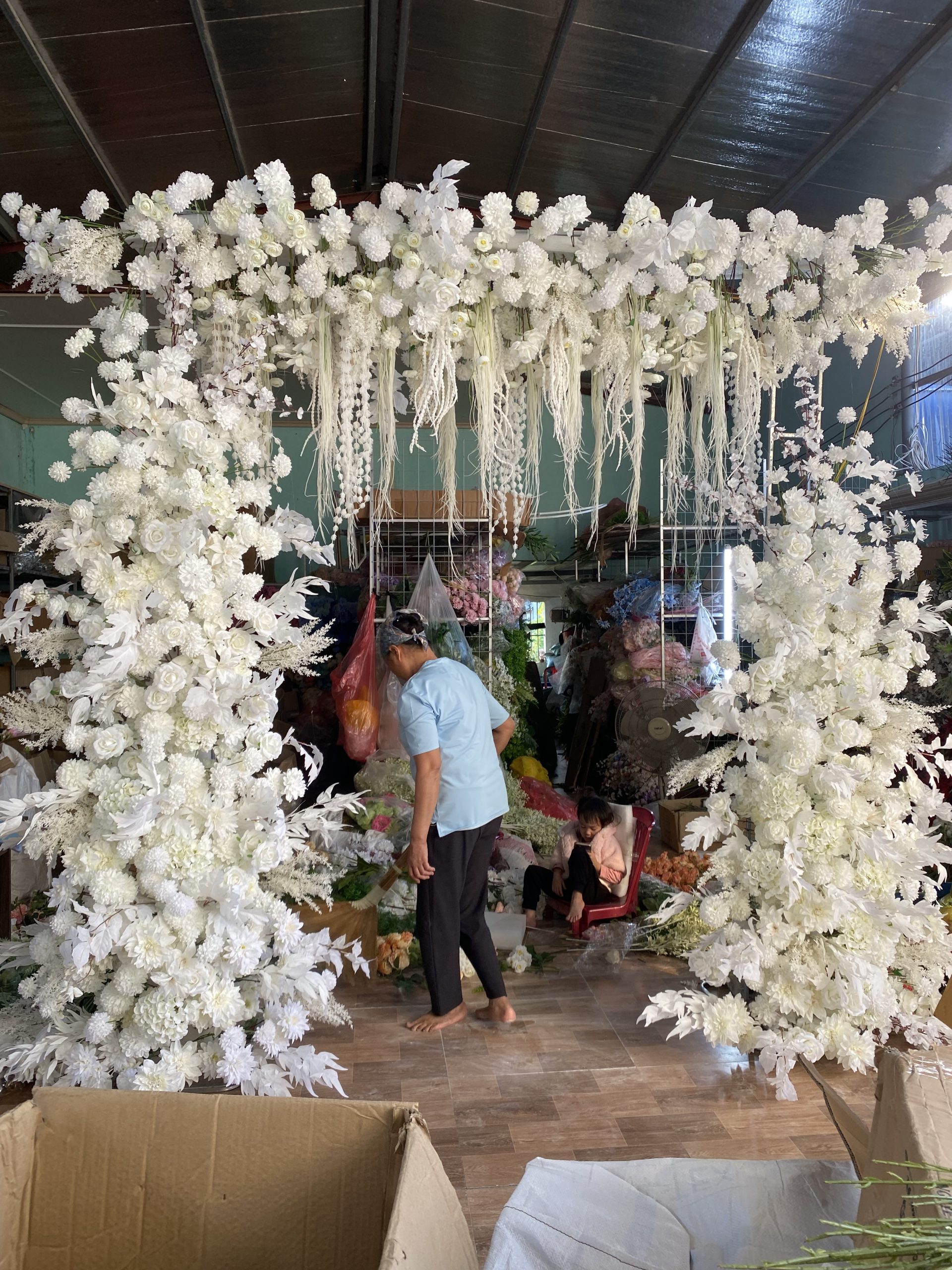 Cổng Studio vuông tông trắng - CS033