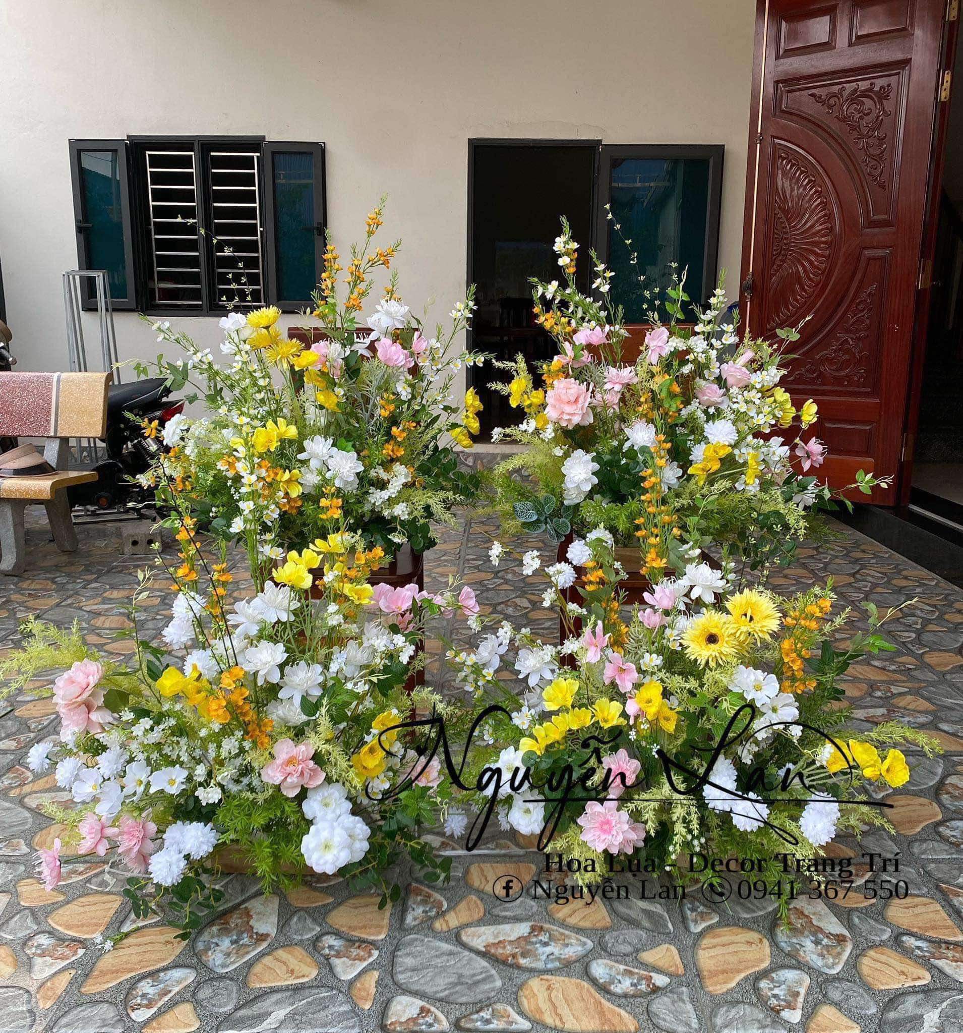 Khóm Chân Cổng Cafe - Nhà Hàng tông màu hồng vàng - KCQ010
