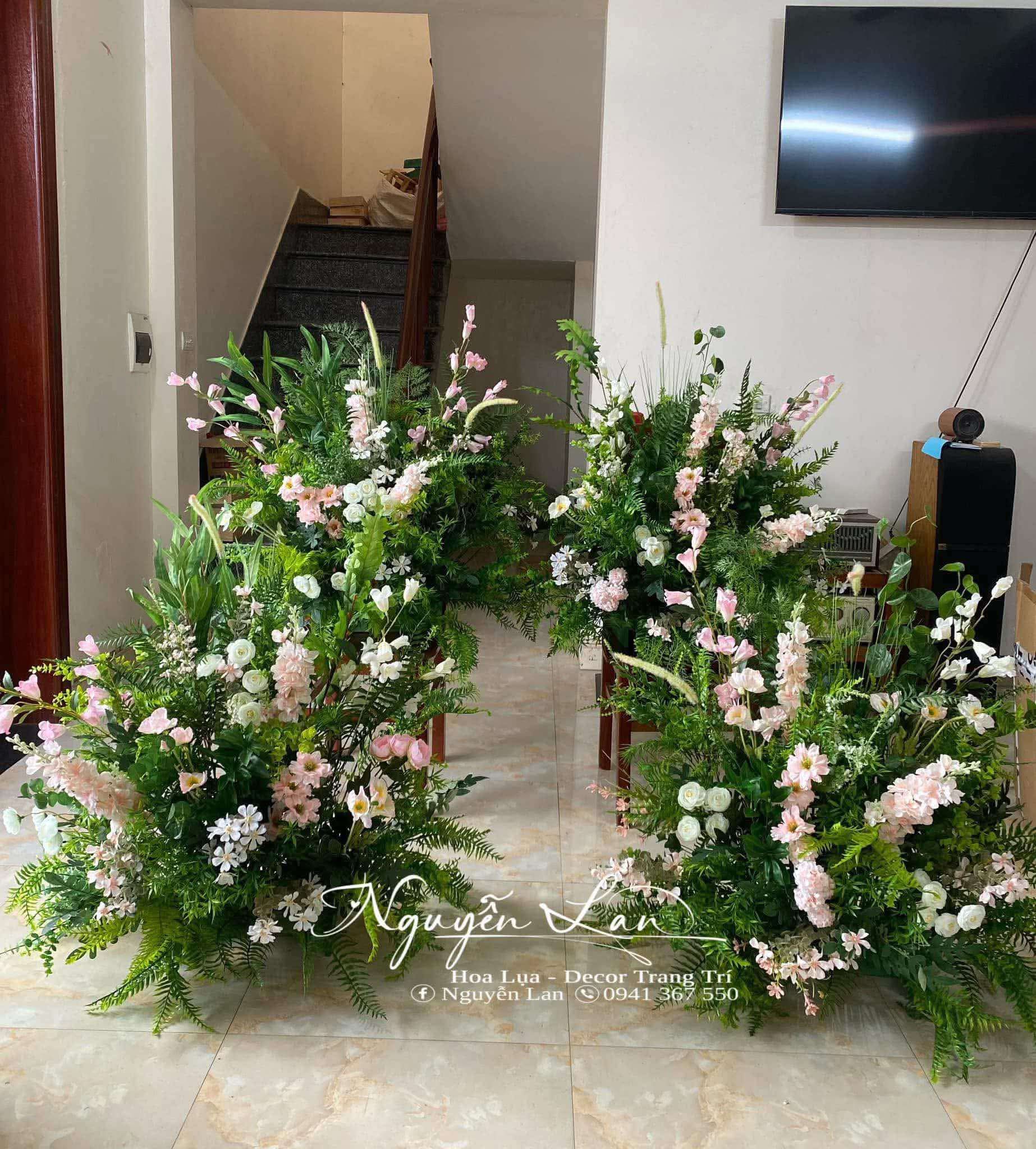 Khóm chân cổng studio tông hồng nhạt - KCS006