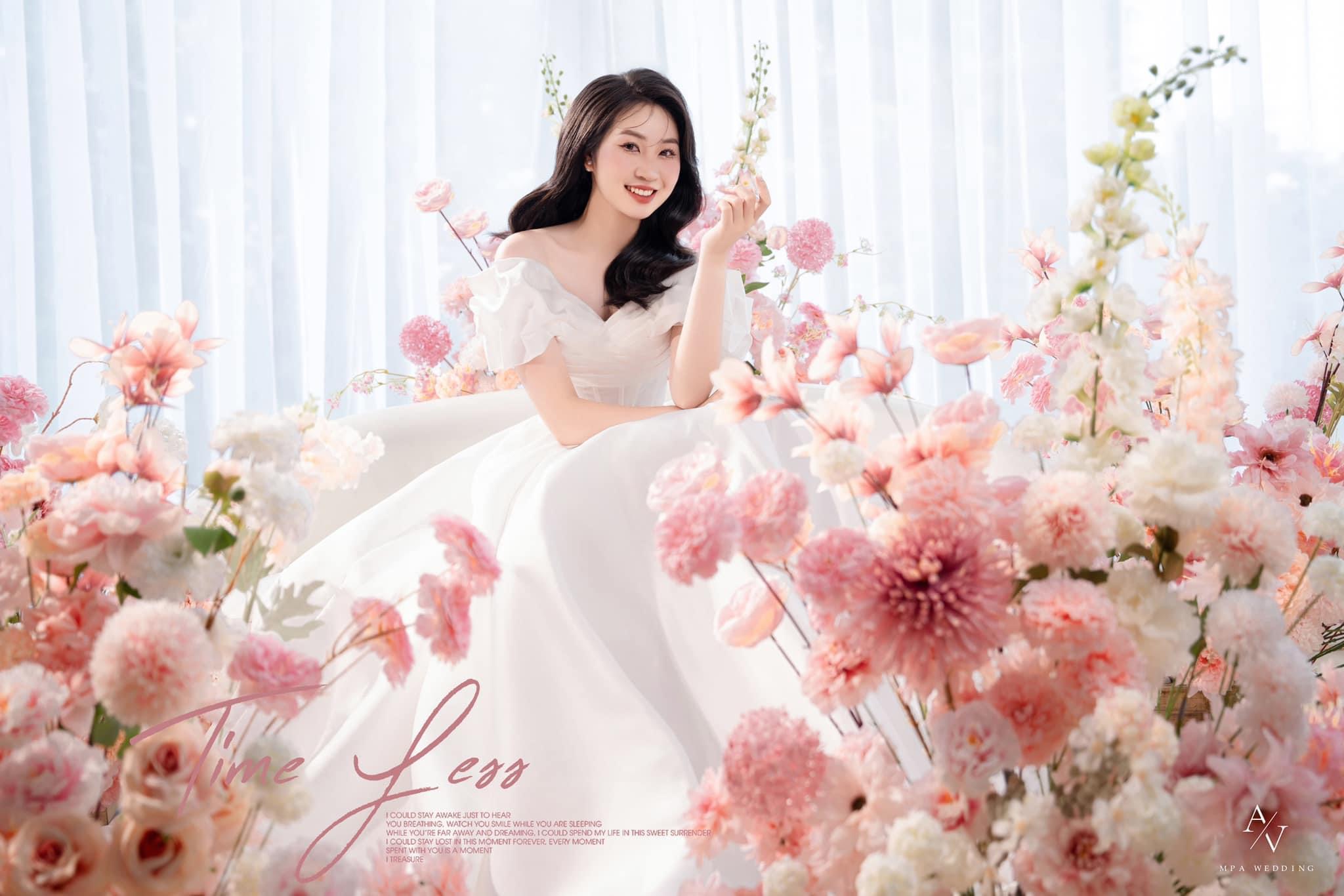 Khóm chân cổng studio tông hồng trắng - KCS015